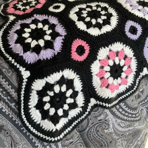HP ⭐️ Handmade throw blanket | 39”W x 71” - Picture 7 of 15